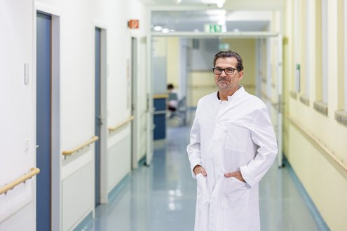 Chefarzt Konstantin Heinroth in der Klinik für Innere Medizin I Kardiologie am Krankenhaus Martha-Maria Halle-Dölau