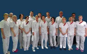 Das Team des Krankenhauses Martha-Maria Halle-Dölau in weißen Kitteln.